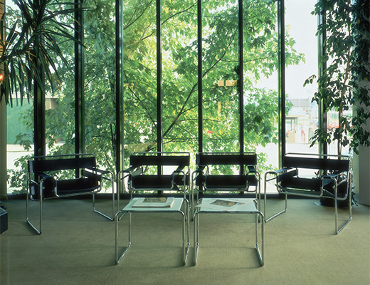 Wassily Chairs & Laccio Tables