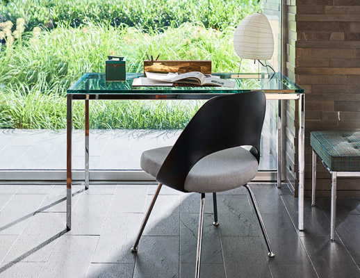 Saarinen Executive Plastic Back Armless Chair