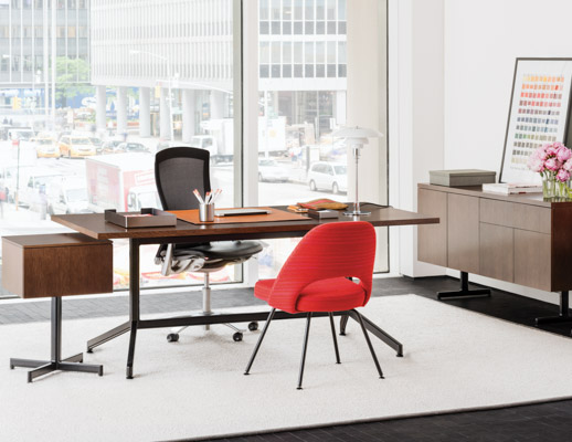 Saarinen Executive Armless Chair 